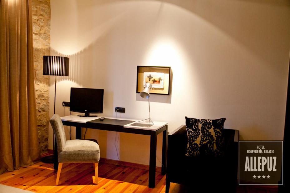 Hospederia Palacio De Allepuz Hotel ภายนอก รูปภาพ